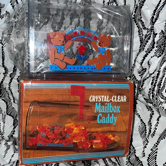 Vintage Crystal Clear Mailbox Caddy - Picture 3 of 5